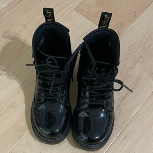 Dr. Martens girls size 11 Junior patent lace up boots